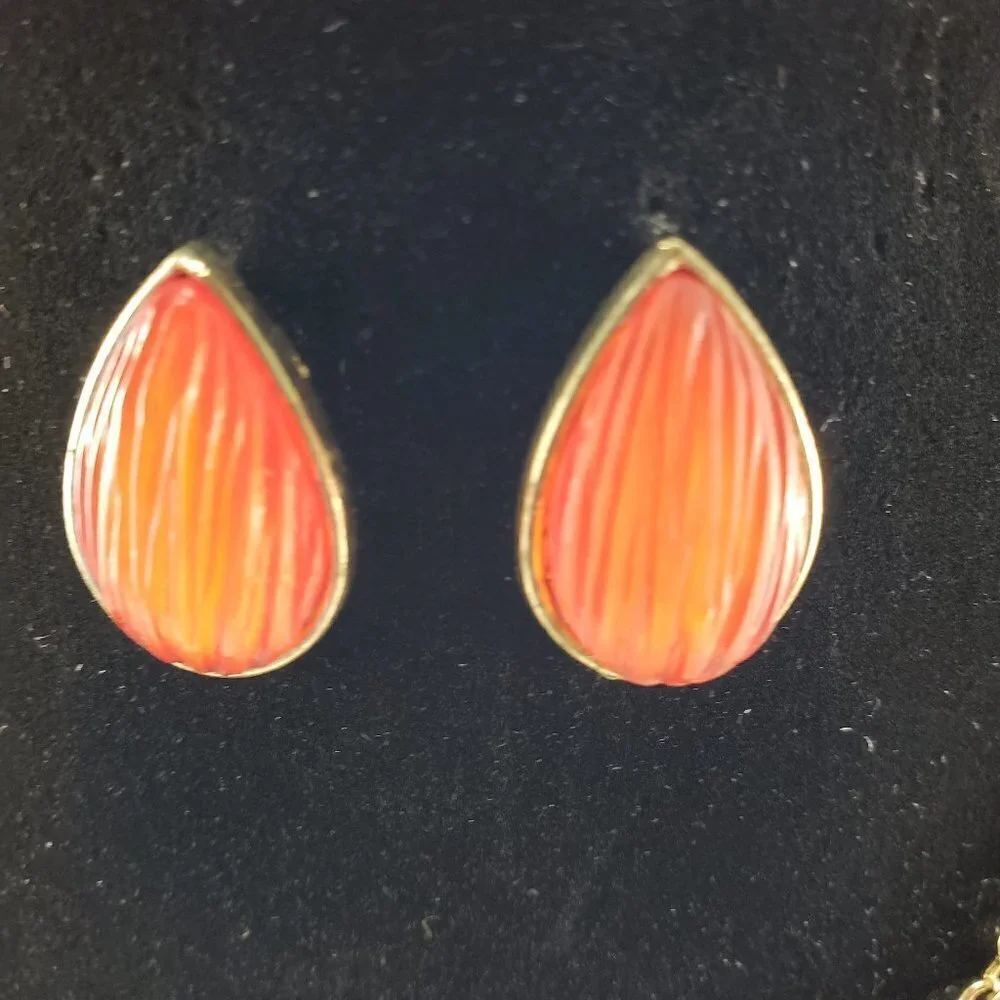 Red Teardrop Necklace & Earrings Set – Gold Statement Pendant Jewelry for Women